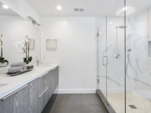 how to clean a bathroom