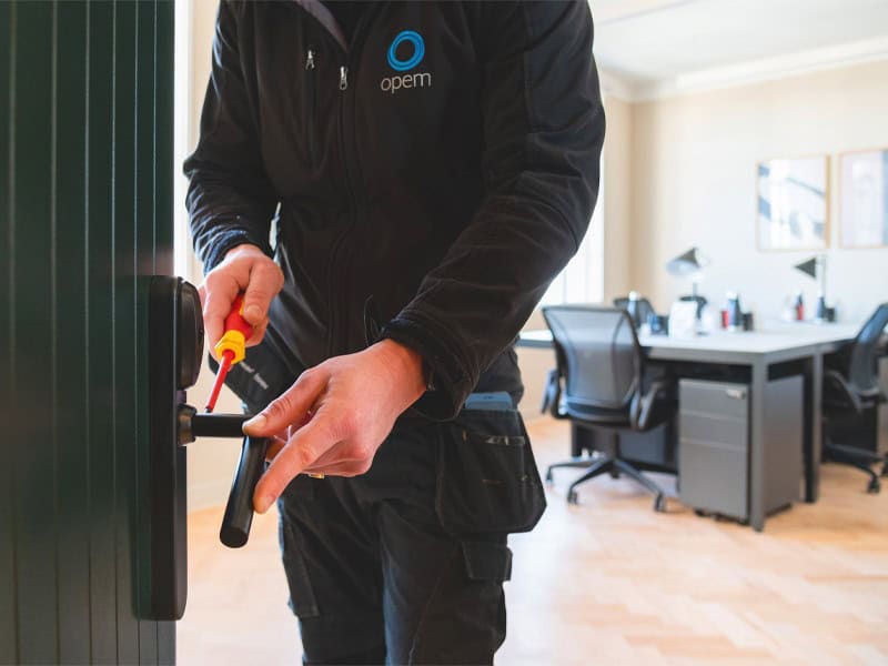 keeping your office secure with cleaners
